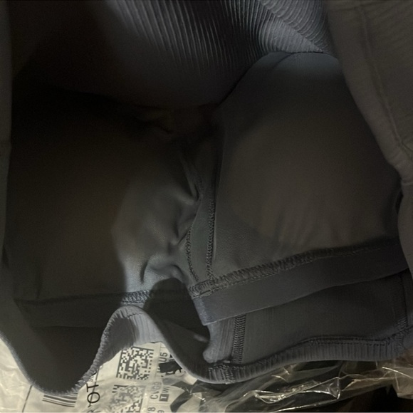 Yogalicious Lux Grisaille Gray Streamline Rib Contour Crop Tank Top Size Medium - Picture 2 of 7